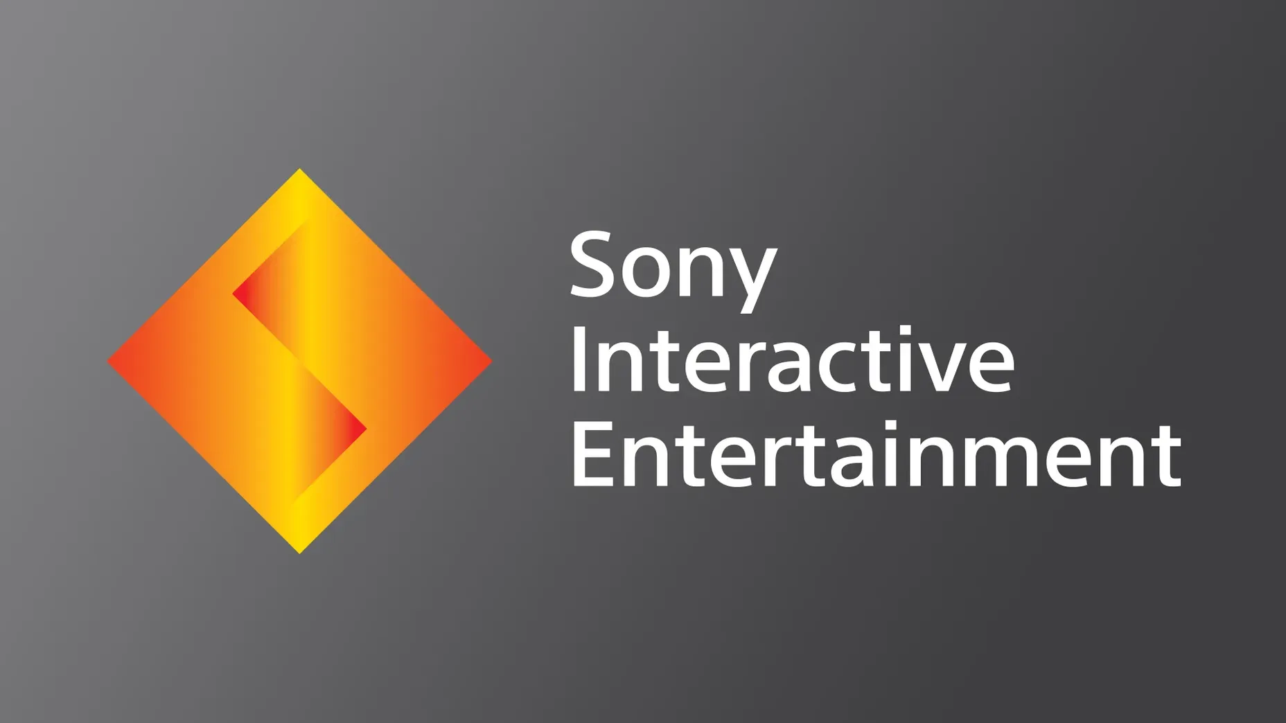 ダークグレーの背景にオレンジ色の菱形ロゴとSony Interactive Entertainmentという白い社名が並んだ公式ロゴの画像