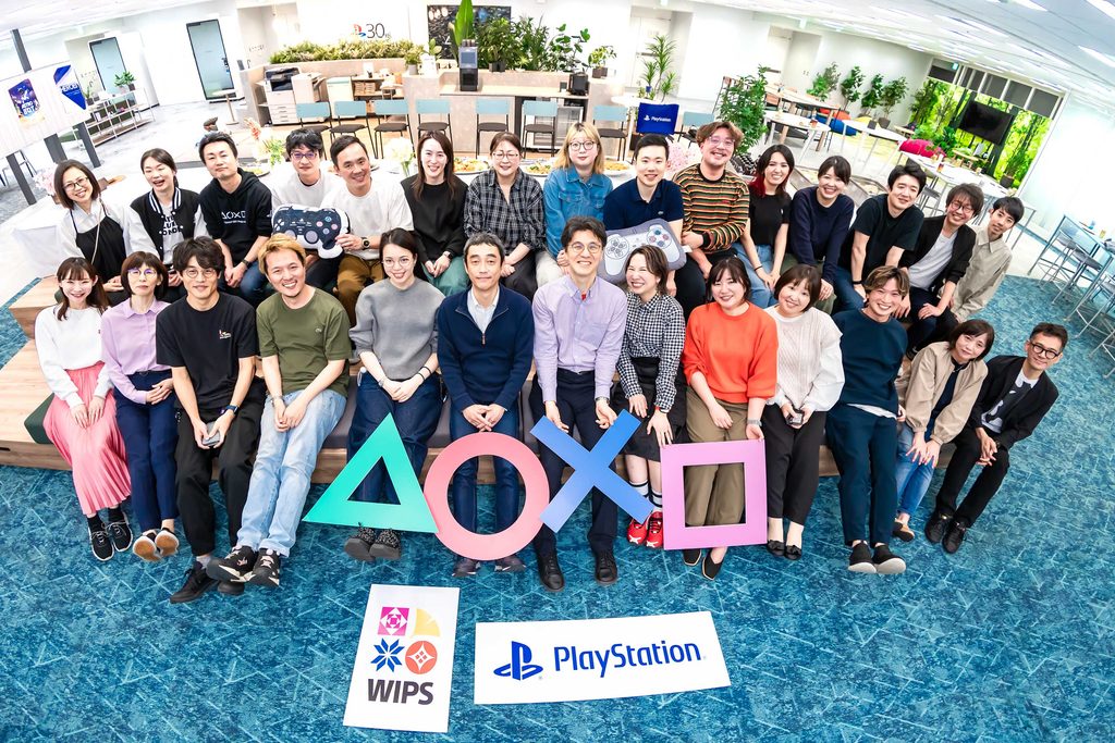 社内で撮影されたSIE社員の集合写真